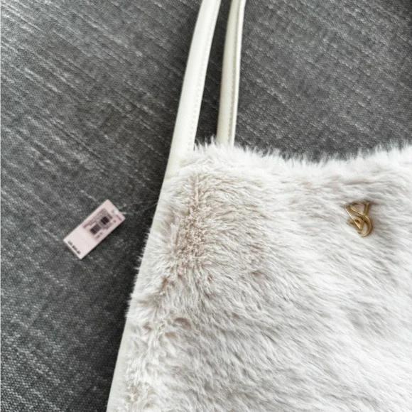 Victoria's Secret Cream Faux Fur Shoulder Bag - Picture 5 of 6
